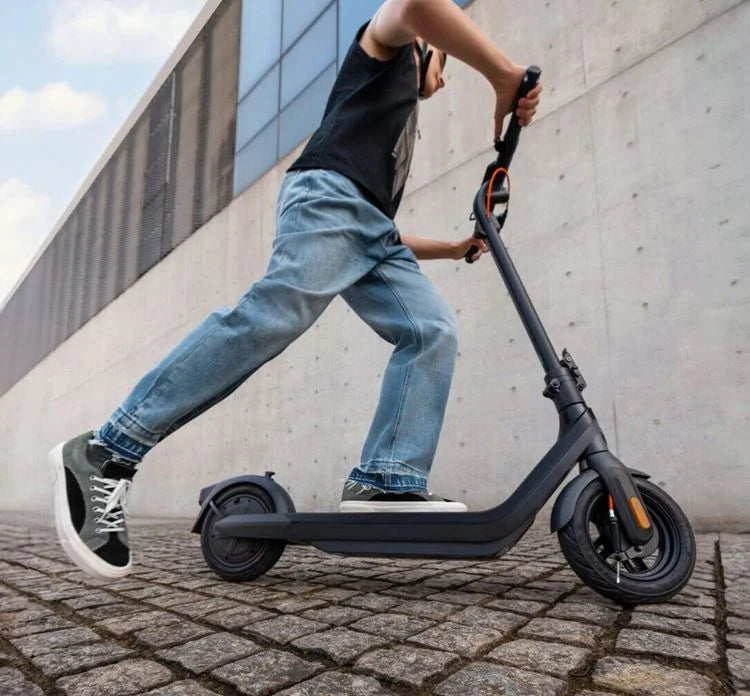 Charger la vidéo : Segway - trottinette réunion
